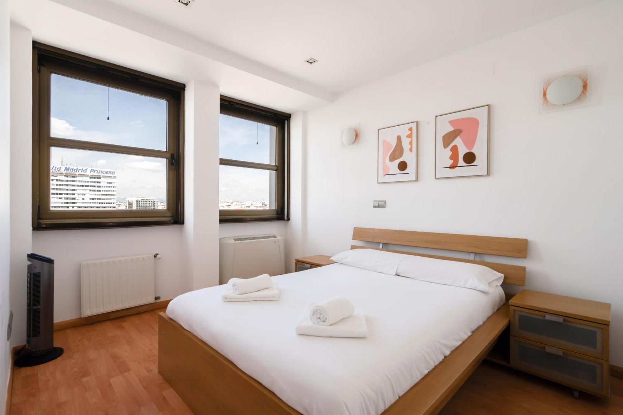 Apartamento En Plaza De Espana Alquiler Temporal Madrid Exterior foto