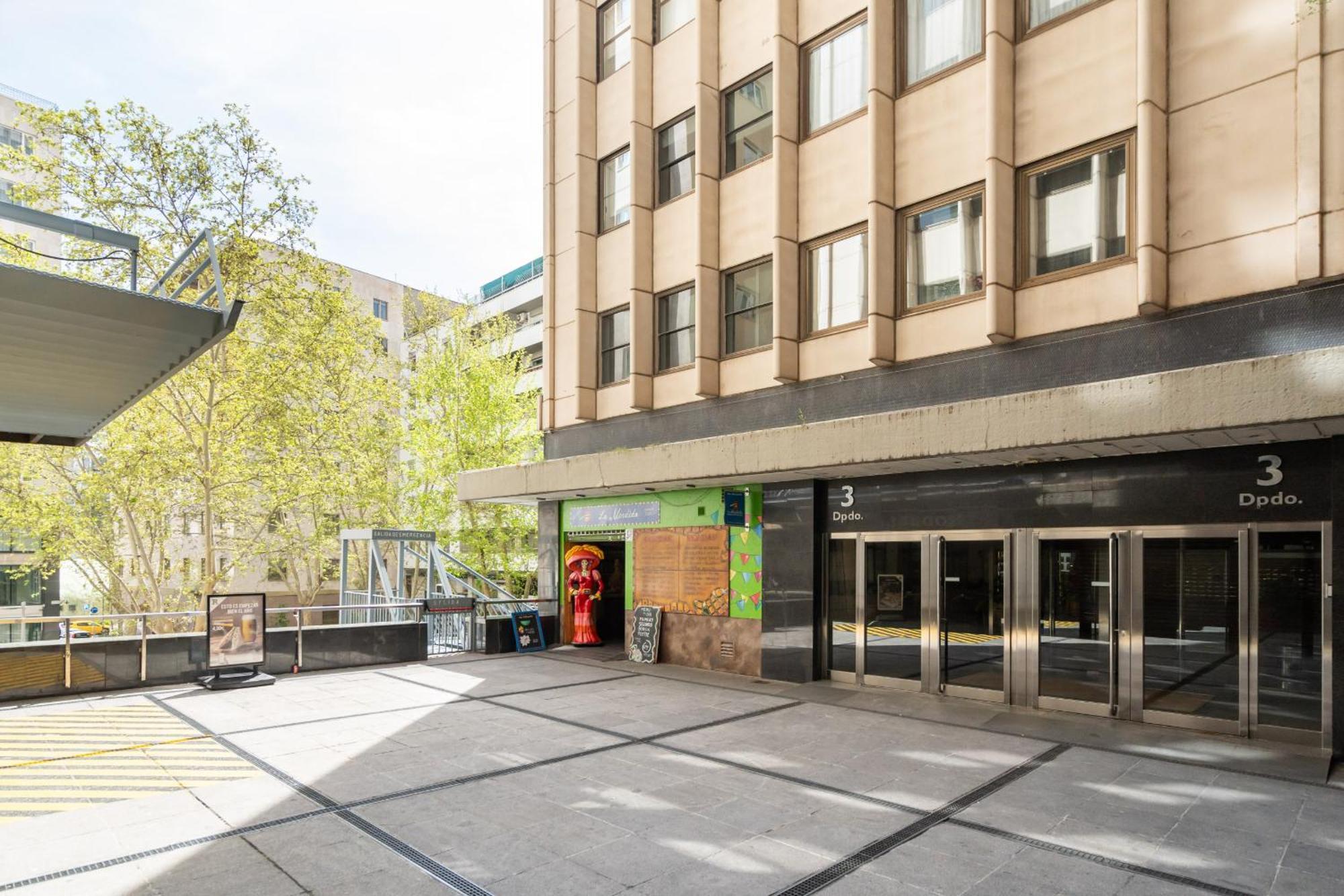Apartamento En Plaza De Espana Alquiler Temporal Madrid Exterior foto